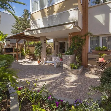 Holiday home Casa Adosada Con Piscina Comunitaria Solo Familias No Grupos De Jovenes Salou