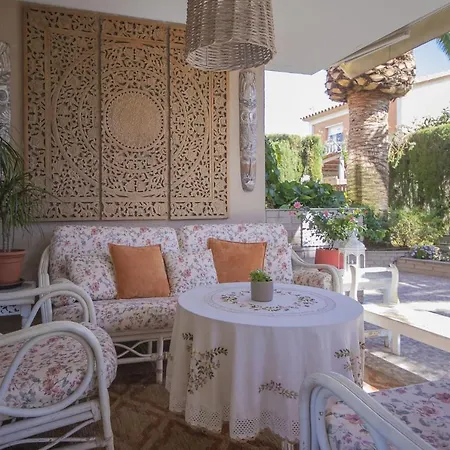 Holiday home Casa Adosada Con Piscina Comunitaria Solo Familias No Grupos De Jovenes