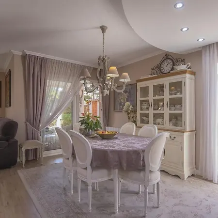 Holiday home Con Piscina Comunitaria Solo Familias No Grupos De Jovenes